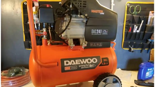 Акция на мобильный компрессор для дачных гаражных и хозяйственных работ Daewoo DAC 24D смотреть онлайн