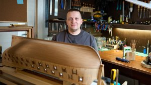 Обшивка корпуса Le Fleuron. Разметка под Гвоздевание корпуса. Судомоделизм (Досмотрите до конца)