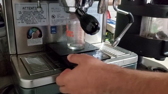 Trying to make a good espresso La Cimbali Bistro M32 смотреть онлайн