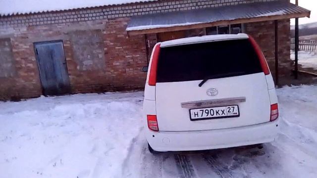 Toyota Isis смотреть онлайн