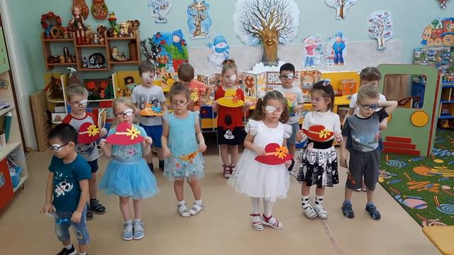 Фиалки: Мамы, мы вас очень любим!) смотреть онлайн