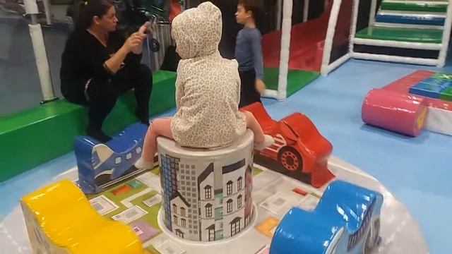 ИЗРАИЛЬ. ДЕТСКАЯ ПЛОЩАДКА - СЕМЬЯ ПЕТРОВЫХ Израиль смотреть онлайн