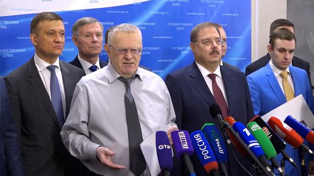 В.В.Жириновский о поправках в Конституцию смотреть онлайн