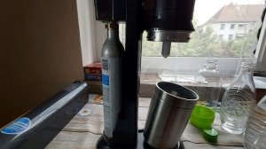 Обзор аппарата для газирования воды. SodaStream. Газировка за секунды.