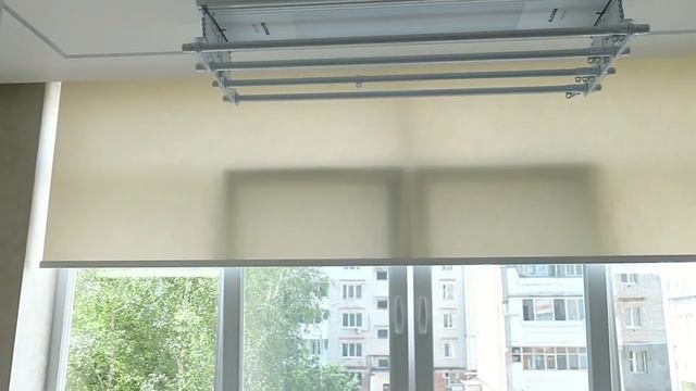 Жалюзи на пульте. Рулонная штора и электро карниз управляются радио кнопкой и пультом. смотреть онлайн