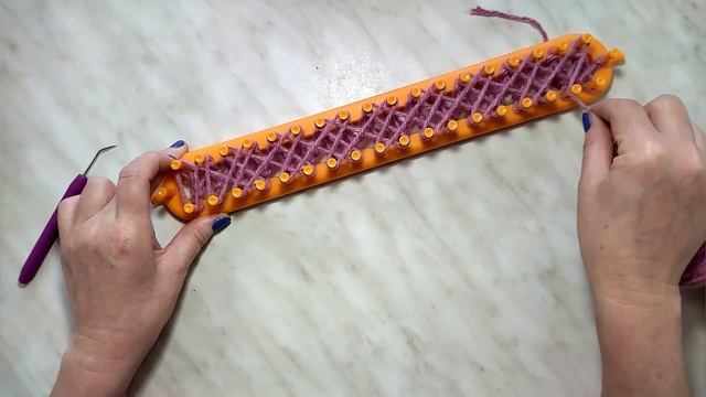#вязаниедляначинающих #diy Вязание на луме для начинающих. Способ 5 смотреть онлайн