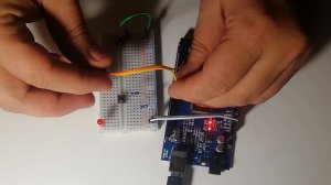 Ардуино (Arduino). Работа кнопки и управление светодиодом. Урок 3.
