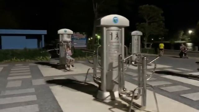 Александр Шлеменко сравнивает спортивные площадки в Омске и на Пхукете смотреть онлайн