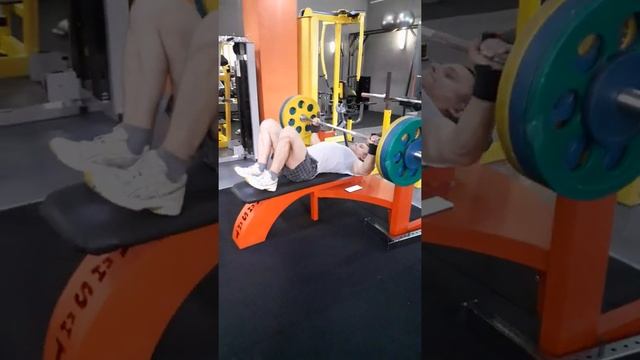 Олег Смирнов рекордсмен России в жиме лежа! смотреть онлайн