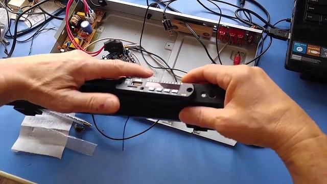 МУЗЫКАЛЬНЫЙ ЦЕНТР С КАРАОКЕ из старого DVD смотреть онлайн