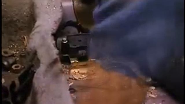 Removing the ABS Sensor from a Jeep Grand Cherokee смотреть онлайн