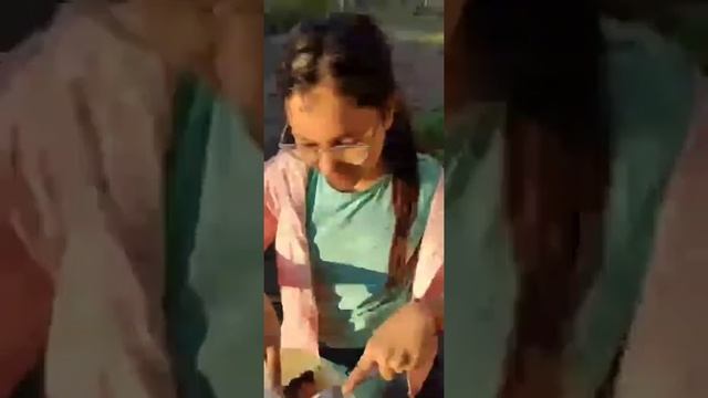 САМЫЙ ЛУЧШЫЙ ДЕНЬ ( папа жарит шашлык ) смотреть онлайн
