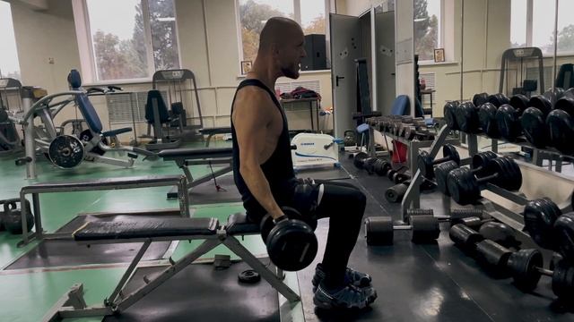 Тренировка Бицепса в Спортзале - 4 Упражнений для Больших Рук смотреть онлайн
