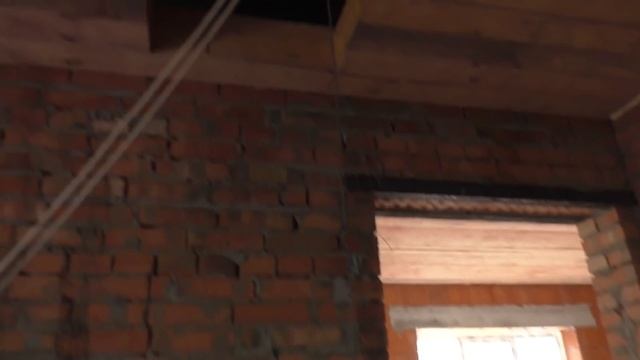 КИТАЙСКИЙ помощник ЛЕНИВЫМ строителям для подачи небольших ГРУЗОВ( до 200 кг) при работе в подвале.