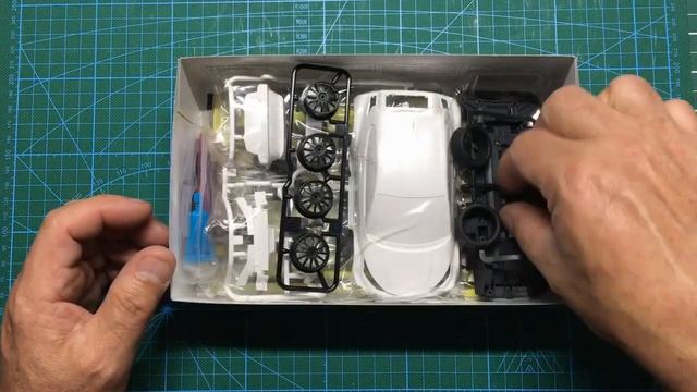 Tamiya Mini 4WD GR Yaris unboxing смотреть онлайн