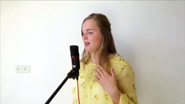 Beneath your beautiful--Labrinth ft. Emeli Sande covered by Laura de Ruiter смотреть онлайн
