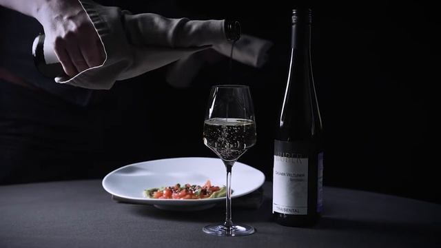 Тартар из тунца с муссом из авокадо в ресторане La Perla Nera