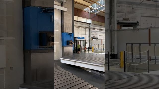 CNC HORIZONTAL BORING & MILLING MACHINE - SKODA HCW 3000-200 Spindle Run, Table Turn, Ram out смотреть онлайн