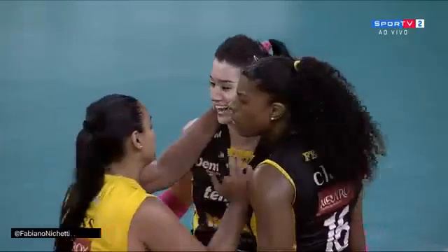 Claudinha deixa Fernanda Garay sem bloqueio смотреть онлайн