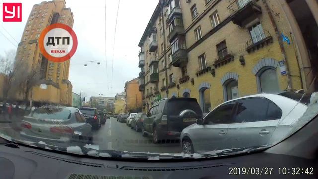 Киев. Артема. И мне этот хрыч еще рассказывает что у него был зеленый присылайте ваши видео с дор смотреть онлайн