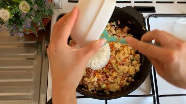 Поккымпаб. Жареный рис. Поккымпаб в домашних условиях. Рецепты из риса #поккымпаб #корейскаякухня смотреть онлайн