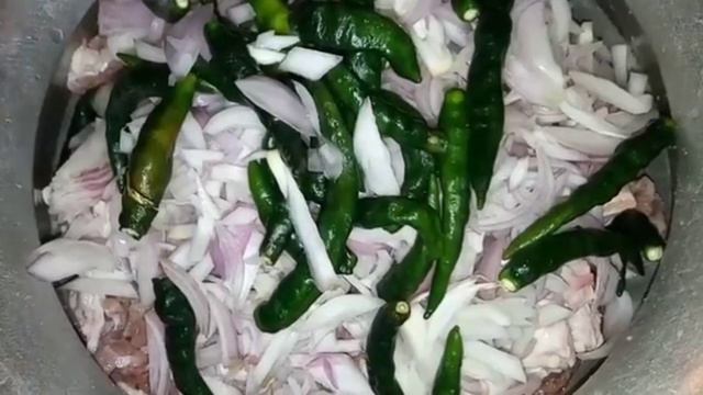 গরুর মাংসের সাদা ভুনা,পুরান ঢাকার ঐতিহ্যবাহী খাদ্য/white Beef Fry/Puran Dhakar Vlog Mim