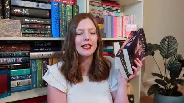 MY ALL TIME FAVOURITE BOOK SERIES! // YA, Romance and Epic Fantasy Series I Love! 📚 смотреть онлайн