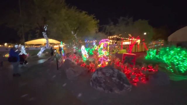 Christmas beautiful lights and taking pictures with Santa clause adventure | Vera+Bella kids story смотреть онлайн