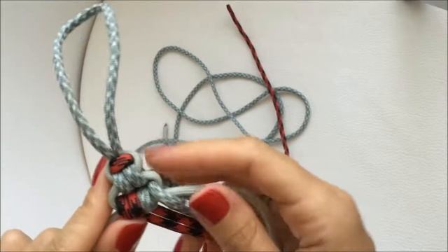 Темляк "Слэш" из паракорда смотреть онлайн