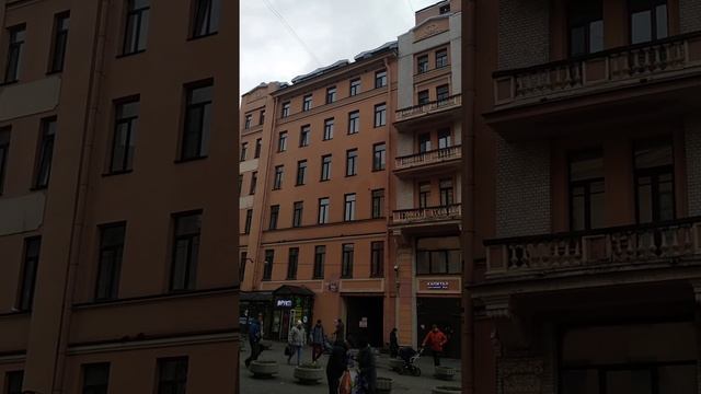 У Сенного рынка симпатичный дом.Санкт Петербург.