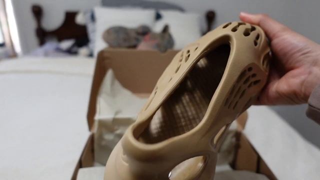 Adidas Yeezy Foam Runners OCHRE HALF SIZING GUIDE & ON FEET REVIEW смотреть онлайн