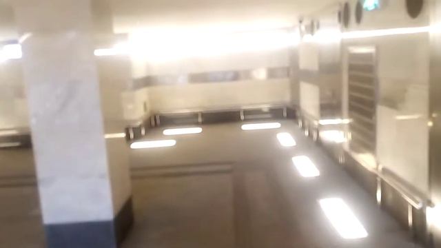 открыт новый вход в метро Комсомольская рядом с Ленинградским вокзалом смотреть онлайн