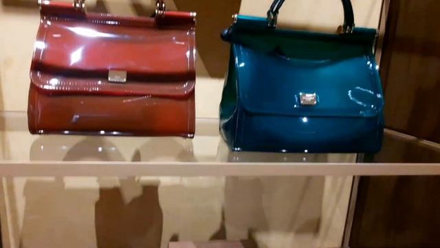 Outlet Experience в Сан Марино Dolce&Gabbana,MooRER #мода 2021 #тренды 2021 #аутлет смотреть онлайн