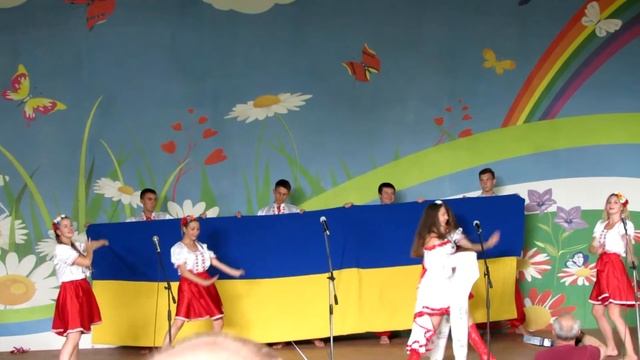 До свидание лагерь "Космос" Закрытие 3 смены . Танец вожатых. Украинские танцы. Фейерверк смотреть онлайн