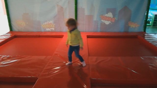 Детский развлекательный центр МАДАГАСКАР/Впервые на детской площадке/Безопасно? смотреть онлайн