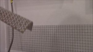 Как клеить плитку мозаику на силиконовый герметик ?