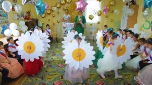 Танец Ромашковое поле в детском саду