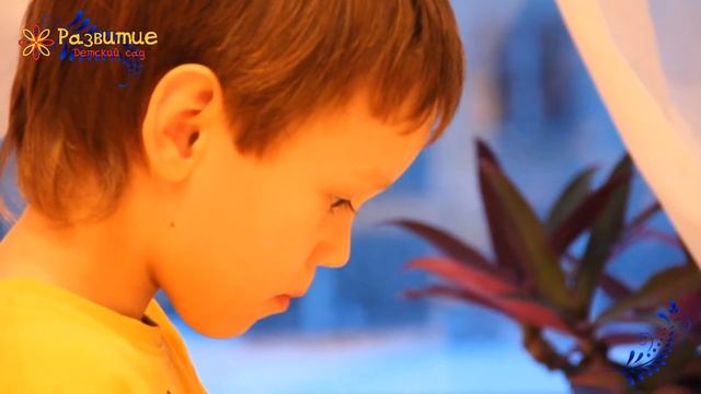 Роспись колокольчиков узорами "Гжель". Частный детский сад "Развитие". смотреть онлайн