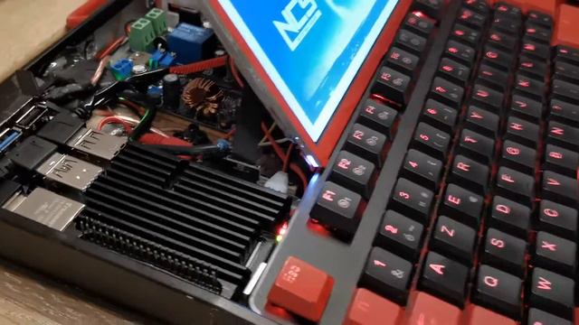 80's style cyberdeck - Christmas update смотреть онлайн