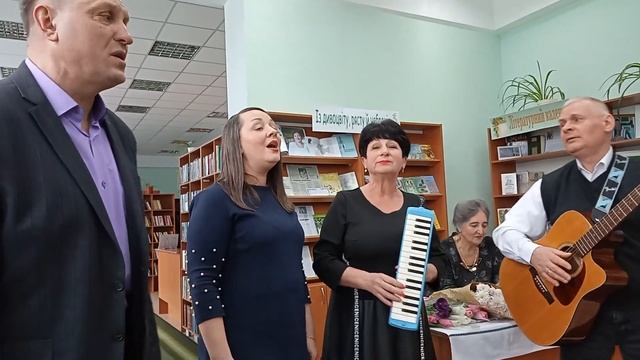 "ЦВІТЕ ТЕРЕН ЗА ТЕРНАМИ "Українські пісні (Ukrainian songs) квартет "СУЗІР Я" смотреть онлайн