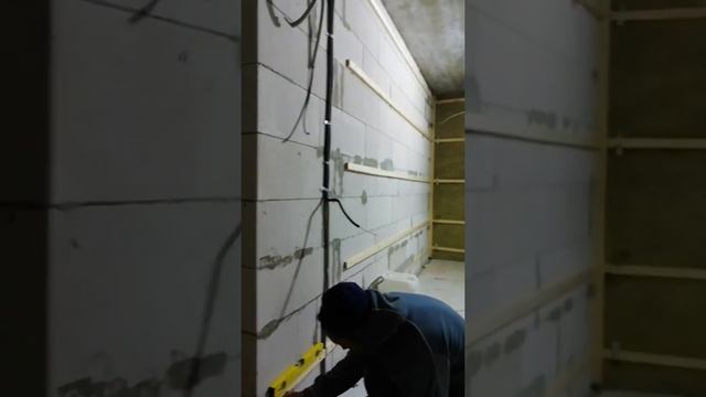 Баня в цокольном этаже своими руками. День 3 смотреть онлайн