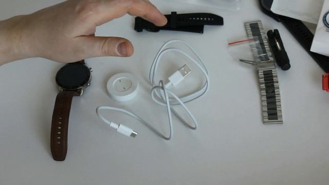 Часы Huawei Watch GT2 и аксессуары: ремешки, безели, зарядки и чехол-бампер