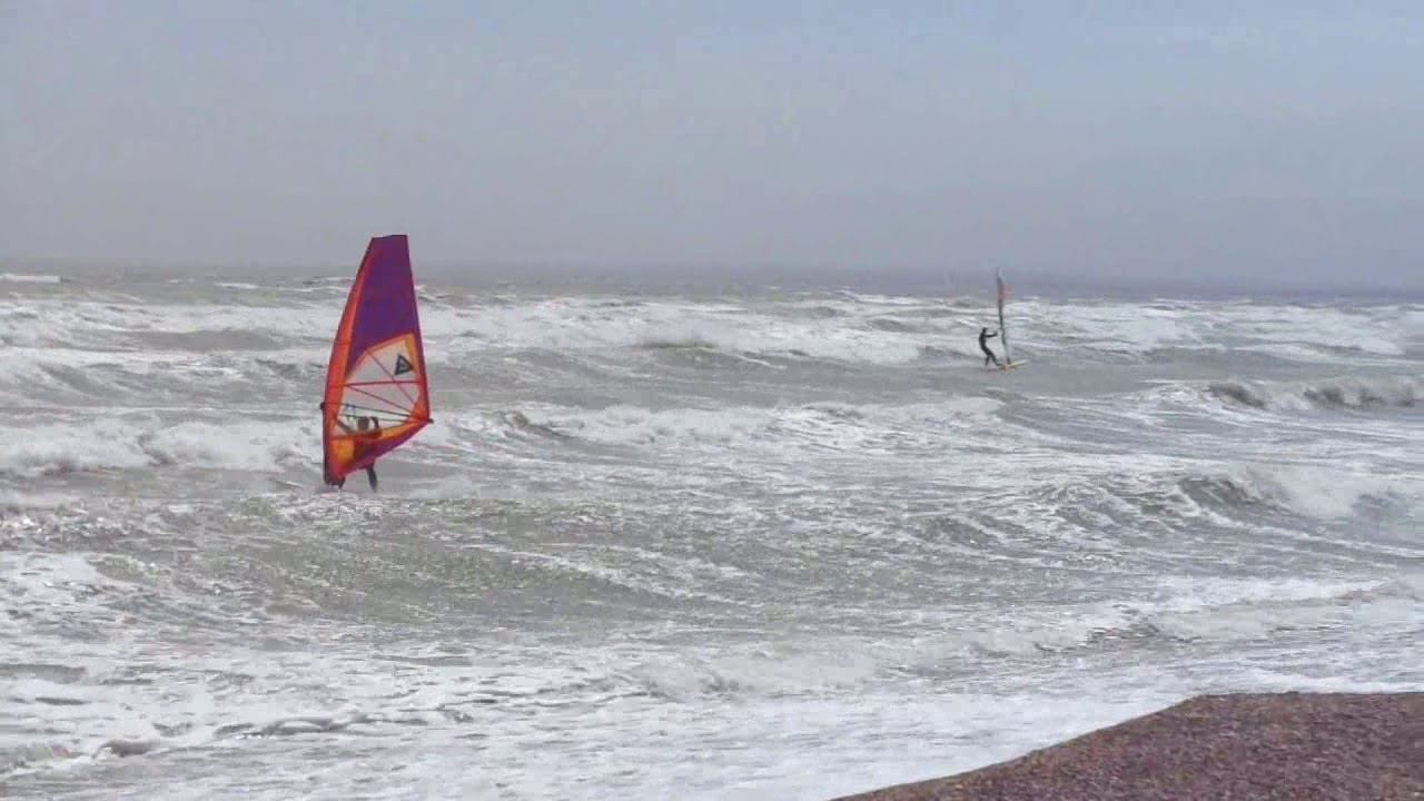 по волнам в Крыму