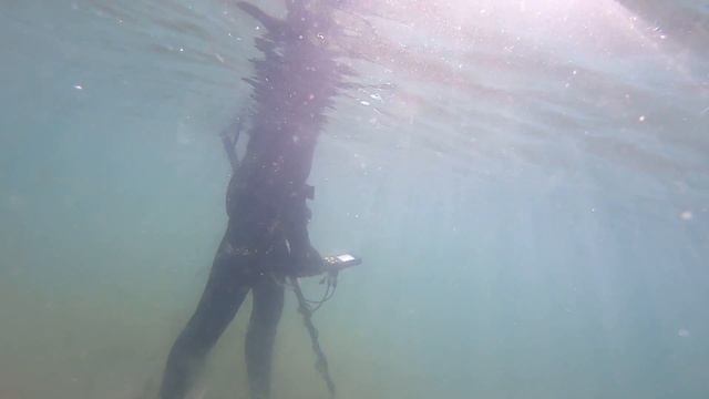 Подводный коп с металлоискателем на Черном море 2021. Приборный поиск находок под водой. Коп 2021. смотреть онлайн