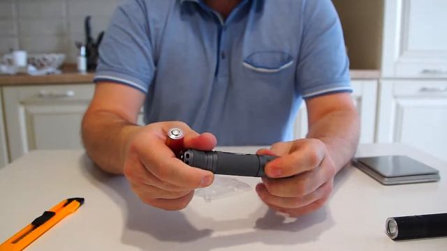 Яркий светодиодный фонарь куплен на "Banggood" смотреть онлайн