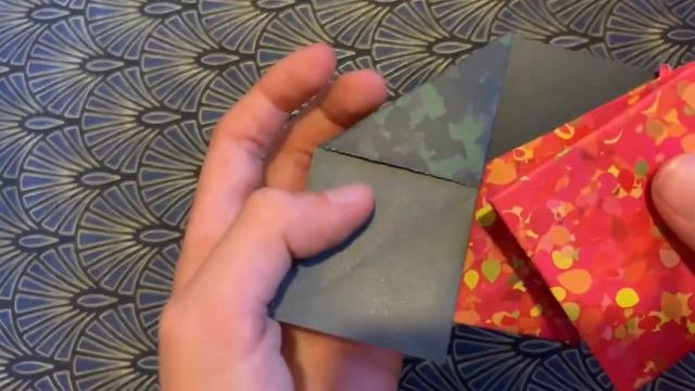 ?ORIGAMI 12 feuilles : les carrés magiques pour faire une guirlande de Noël смотреть онлайн