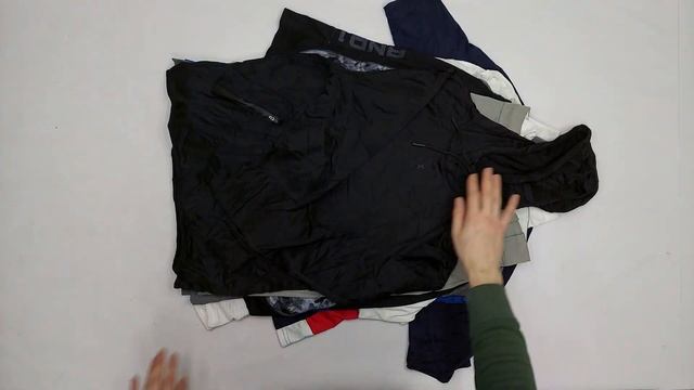 26655 Спорт микс Брендовый AC6 (extra) 3 пак 45.4кг. по 8.5€/кг. 222шт.