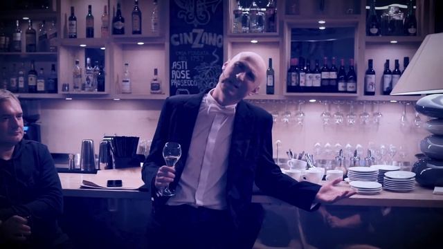 Кабаре Безумного Пьеро. "Испано-Суиза" (Вертинский). Поёт Сергей "Безумный Пьеро" Васильев смотреть онлайн