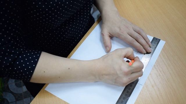 Поделки на новый год. Снеговик под ёлку, своими руками.Мастерим с детками . смотреть онлайн