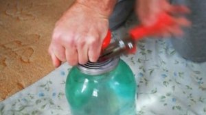 Как закатать банку закаточной машинкой зм-6